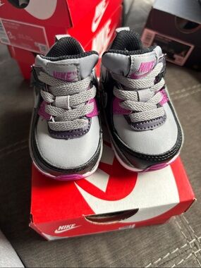 Nike Air Max 90 Kids Gray, Black & Purple Sneaker